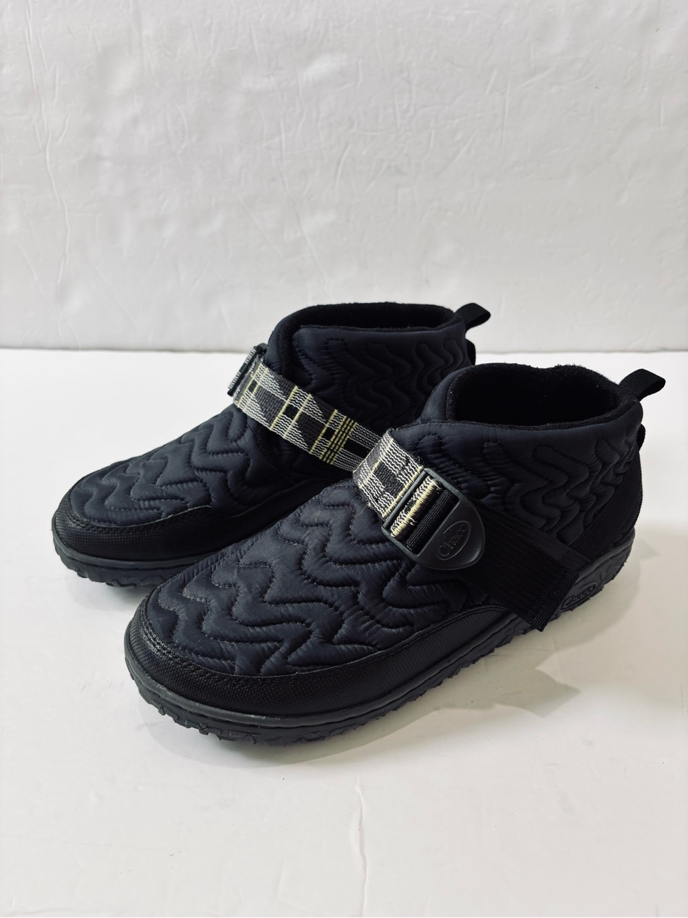 CHACO Women's 9 Ramble Black Wave Quilt Rip Stop Nylon Casual Ankle Booties